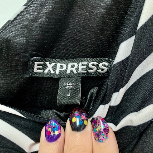 EXPRESS Black & White Striped Ruched Mini Dress - Picture 7 of 8